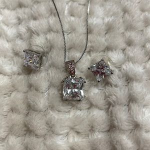New necklace earrings set